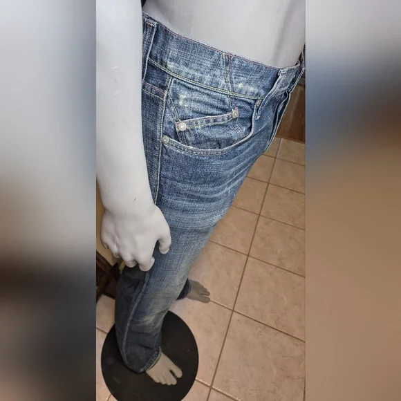 Rock & Republic Faded Blue Denim Jeans - Picture 6 of 15